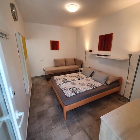 Relax House Rosemary Apartman Draga Bašćanska Kültér fotó
