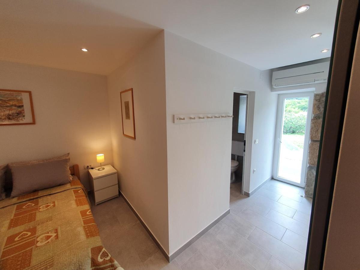 Relax House Rosemary Apartman Draga Bašćanska Kültér fotó